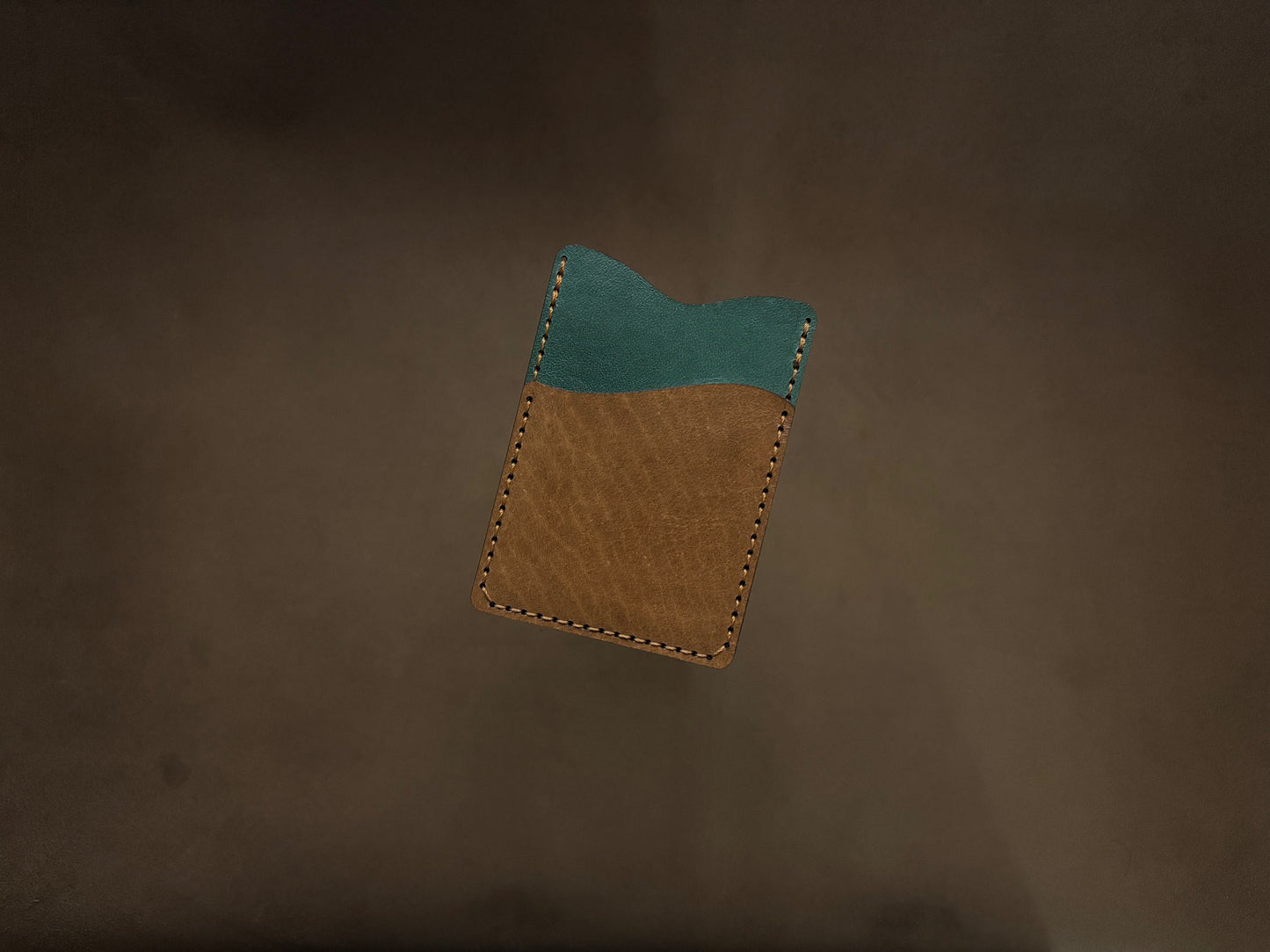 The Card Sleeve - British Tan on Bottle Green (Wavy)